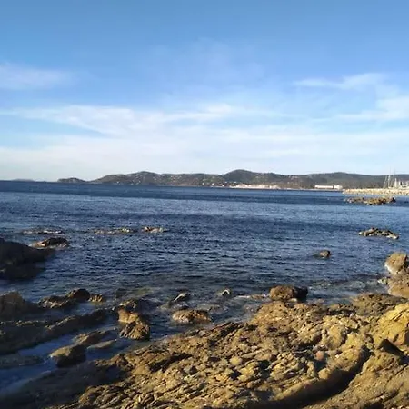 Accogliente Alloggio Pochi Passi Dalla Spiaggia. Apartment Le Lavandou