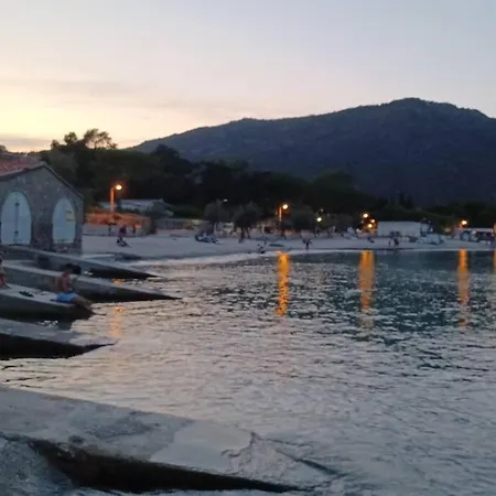 Accogliente Alloggio Pochi Passi Dalla Spiaggia.