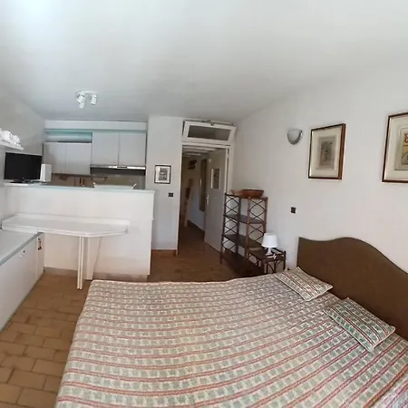 Appartamento Accogliente Alloggio Pochi Passi Dalla Spiaggia. *