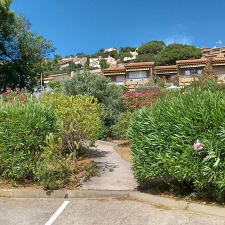 Accogliente Alloggio Pochi Passi Dalla Spiaggia. *